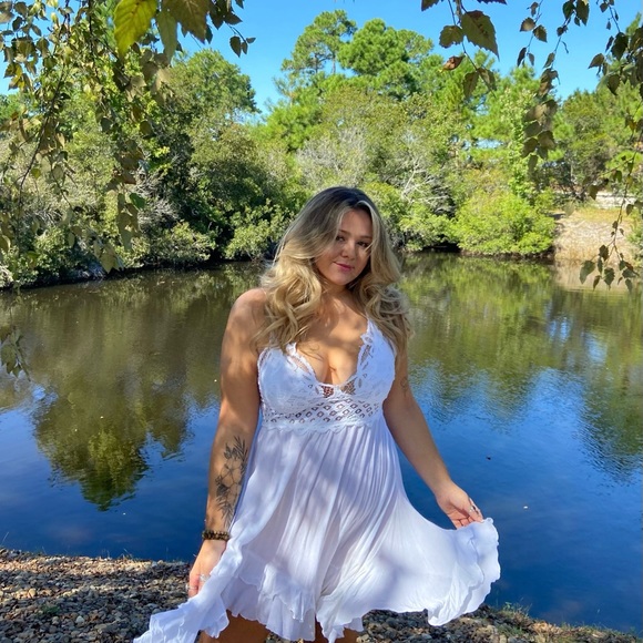 Meet your Posher, Juliana - Picture 2 of 5